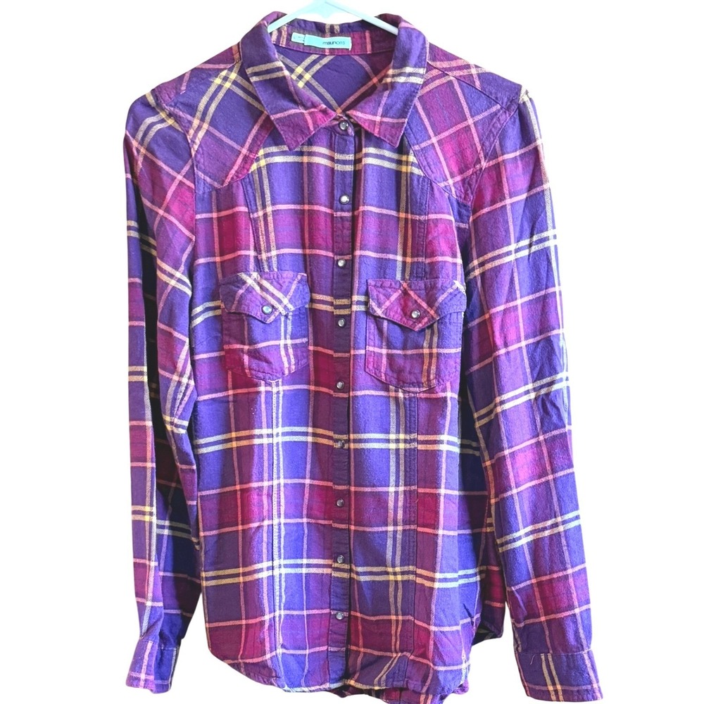 Maurices Flannel Top Warm Fits a Medium Purple Plaid Snaps Long Sleeve